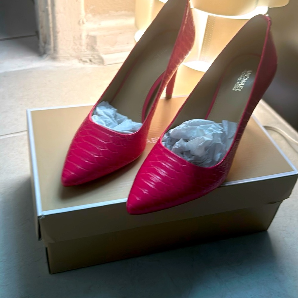 pink heels MK brand new
